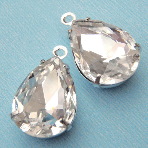 Sparkling Crystal Pear Jewels in Silver Plated Settings