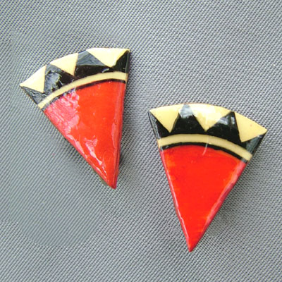 red black and offwhite triangle clip on earrings