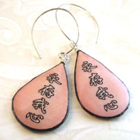 soft pink lacquered paper teardrop earrings with the Japanese kanji that says Forever My Heart