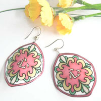 mosaic patterned lacquered paper earrings with the kanji kokoru, which means heart